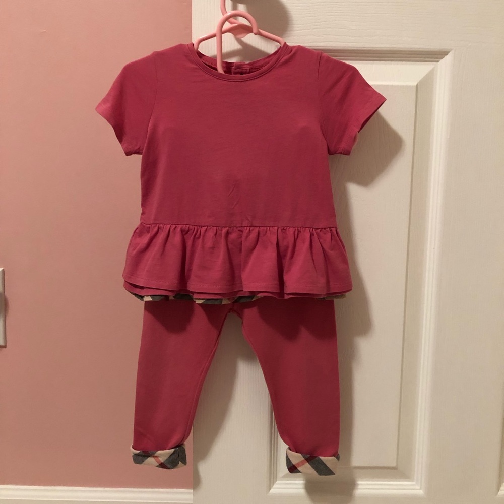 Burberry outfit - t-shirt and legging. Size 18M.